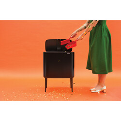 BO MATT BLACK DOKUNMATİK ÇÖP KUTUSU 3X11L - BRABANTIA (1)