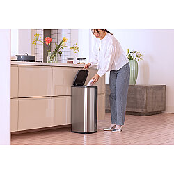 BO MATT STEEL FPP DOKUNMATİK ÇÖP KUTUSU 30L - BRABANTIA (1)