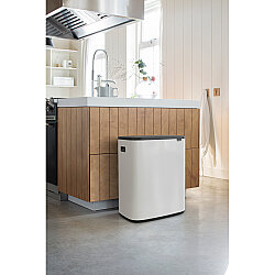 BO WHITE DOKUNMATİK ÇÖP KUTUSU 60L - BRABANTIA (1)