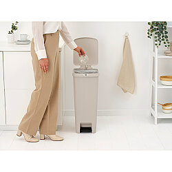 STEPUP SOFT BEIGE PLASTİK PEDALLI ÇÖP KUTUSU 40L - 3