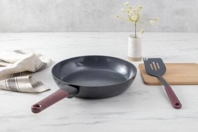 TASTY+ RECYCLED AUBERGINE RED YAPIŞMAZ TAVA 28CM - 2