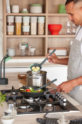 YEŞİL SİLİKON UÇLU PLASTİK KEVGİR - 4